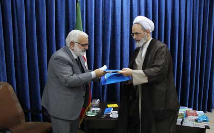 سند راهبردی همکاری های مشترک کمیته امداد امام و حوزه علمیه رونمایی شد سند راهبردی همکاری های مشترک کمیته امداد امام و حوزه علمیه رونمایی شد